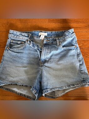 H&M Light Blue Women’s Denim Shorts